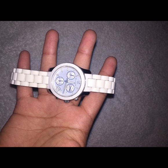 Micheal Kors women’s watch - Picture 4 of 4